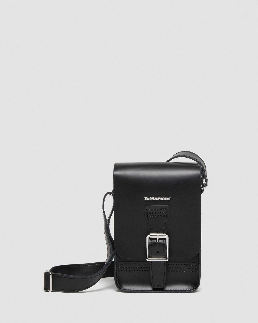 Accessoires Dr. Martens Sacs En Cuir | Sac A Bandouliere Vertical En Cuir Lisse Kiev Noir — Kiev Et Lisse