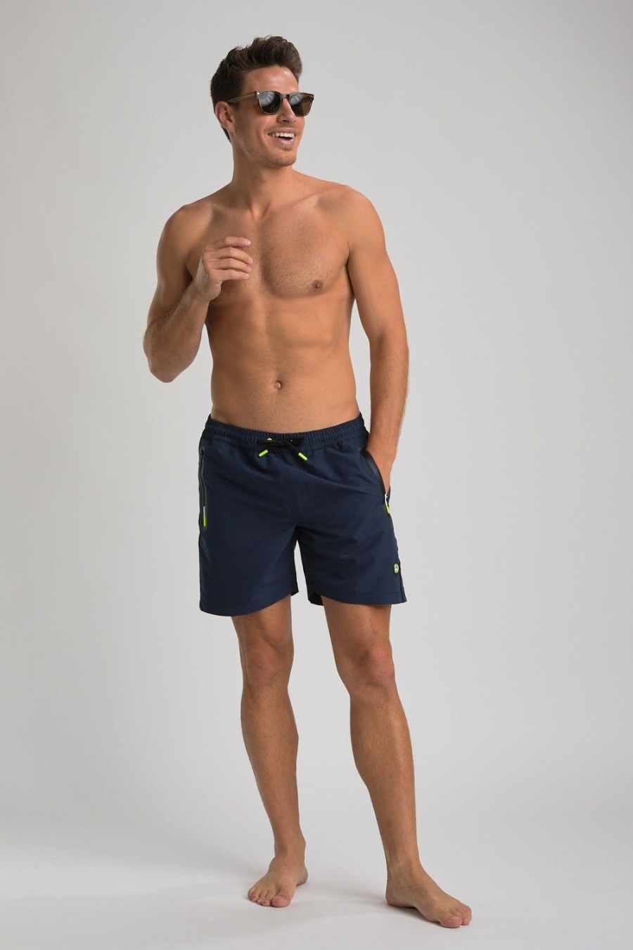 Homme Benson & Cherry Les Bas | Short De Bain Aux Details Fluorescents Pola Marine