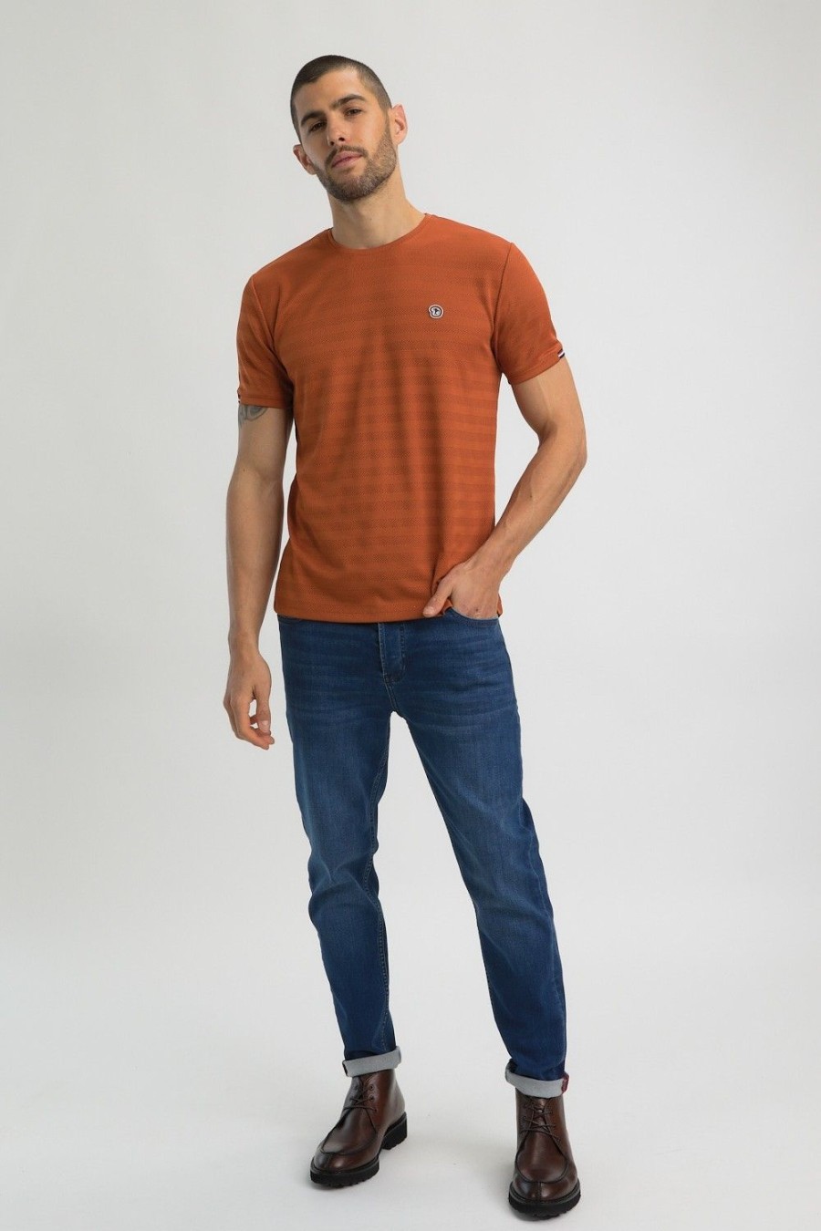 Homme Benson & Cherry T-Shirts Pour Homme | Tshirt Avec Bandes Textures Ton Sur Ton Tymain Brique