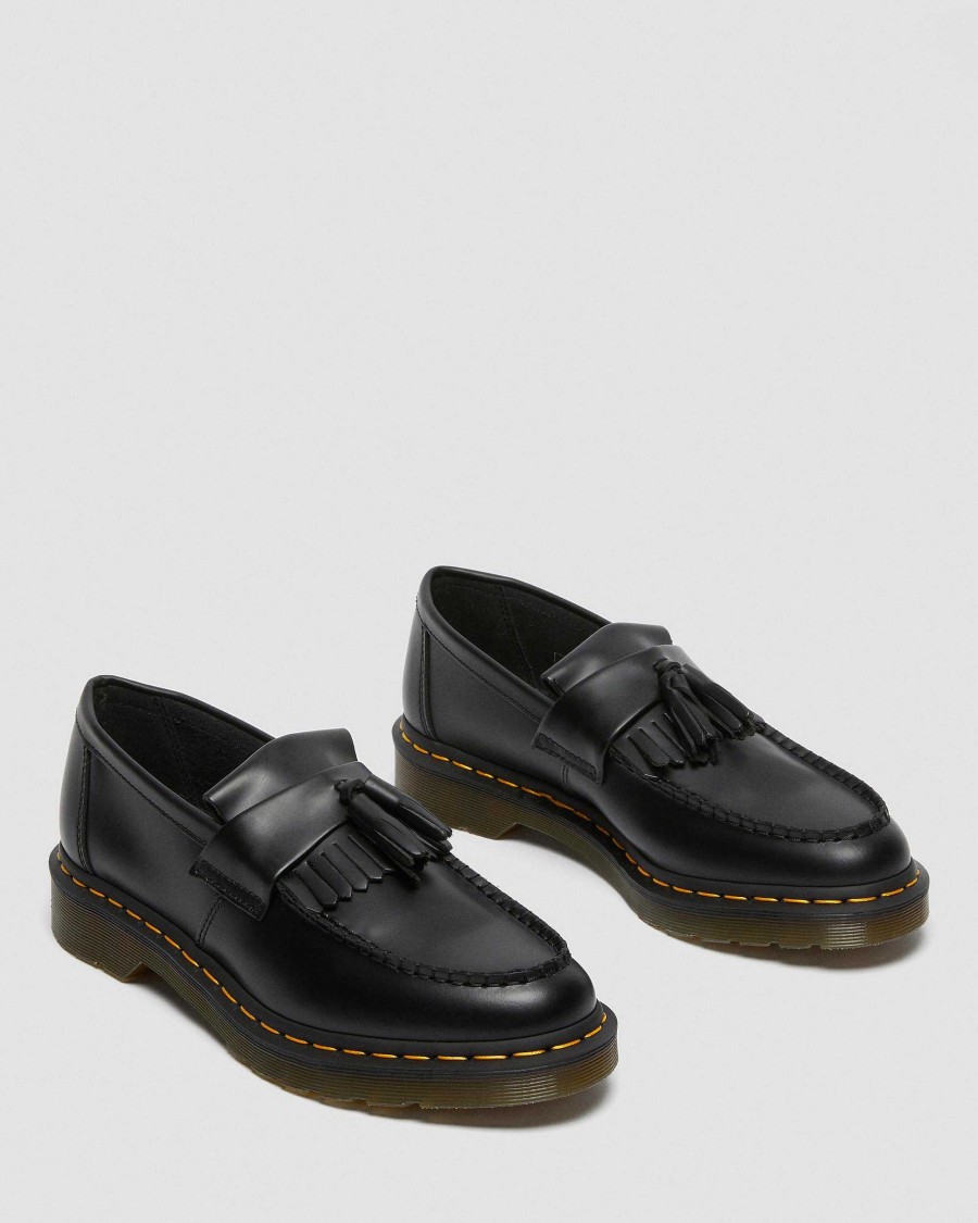 Messieurs Dr. Martens Tous Les Mocassins | Mocassins A Pampilles Lisses En Cuir A Surpiqures Jaunes Adrian Noir — Lisse