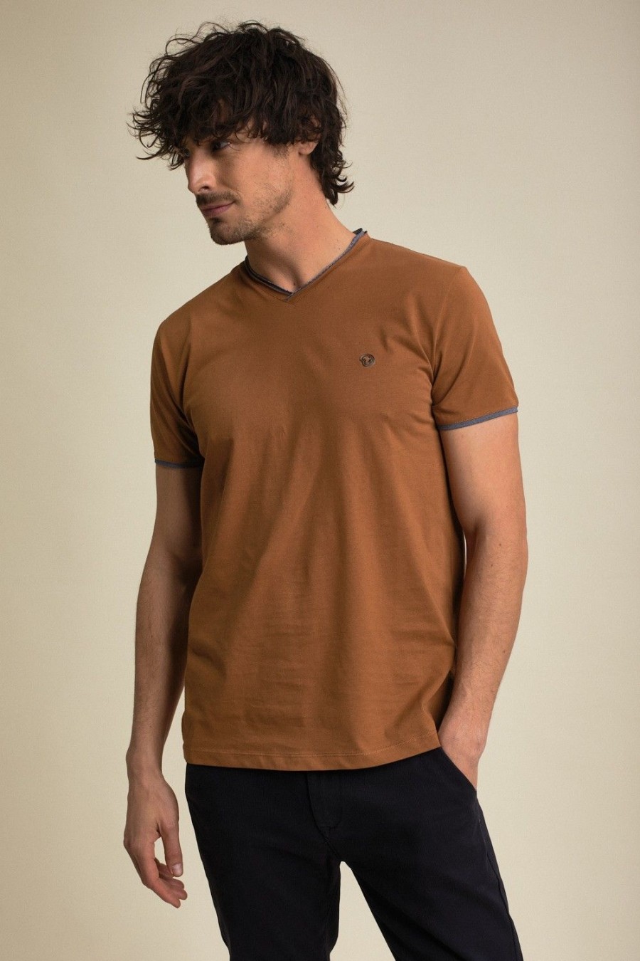 Homme Benson & Cherry T-Shirts Pour Homme | T-Shirt Coton Uni Col V Tujiano Camel